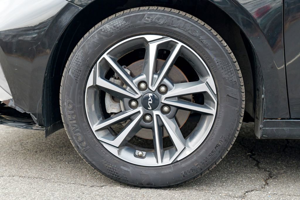 Used 2023 Kia Forte LXS image 13