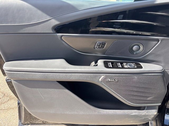 New 2026 Lincoln Nautilus Reserve w/ Jet Appearance Package AWD/4WD image 13