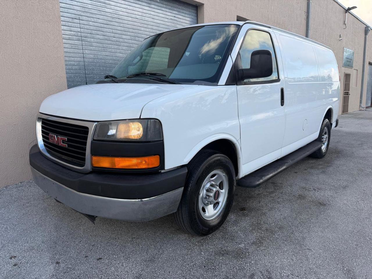 Used 2016 GMC Savana 2500 image 3