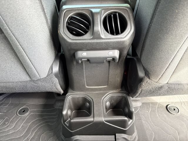 Used 2025 Jeep Wrangler Unlimited Sport AWD/4WD image 16