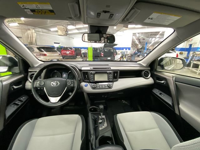 Used 2018 Toyota RAV4 XLE AWD/4WD image 28