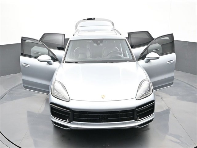 Used 2020 Porsche Cayenne Turbo image 28
