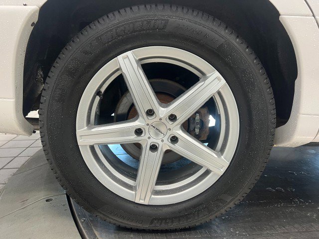 Used 2009 Lincoln Town Car Signature Limited image 35