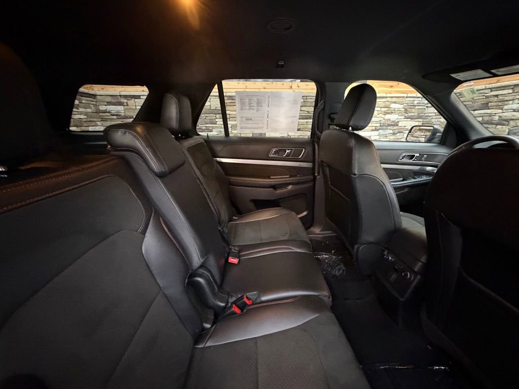 Used 2018 Ford Explorer XLT w/ Equipment Group 202A image 30