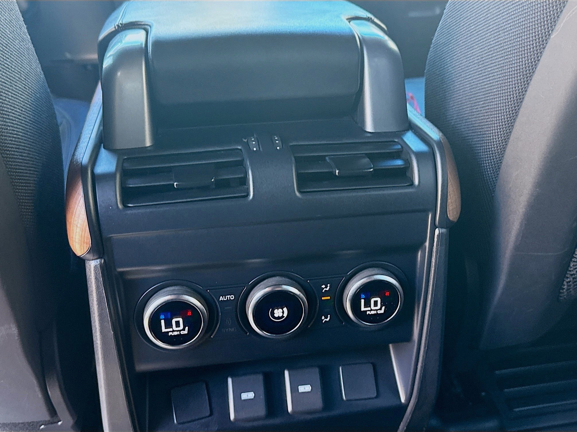 Used 2023 Land Rover Defender 110 X image 22