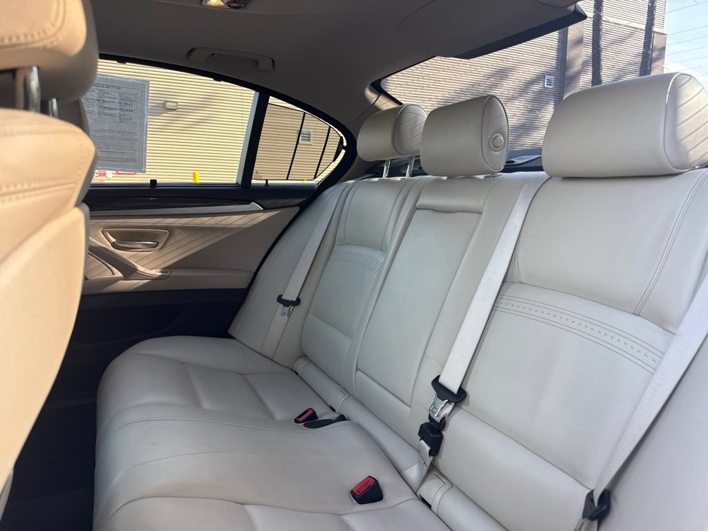 Used 2016 BMW 550i Sedan RWD image 41