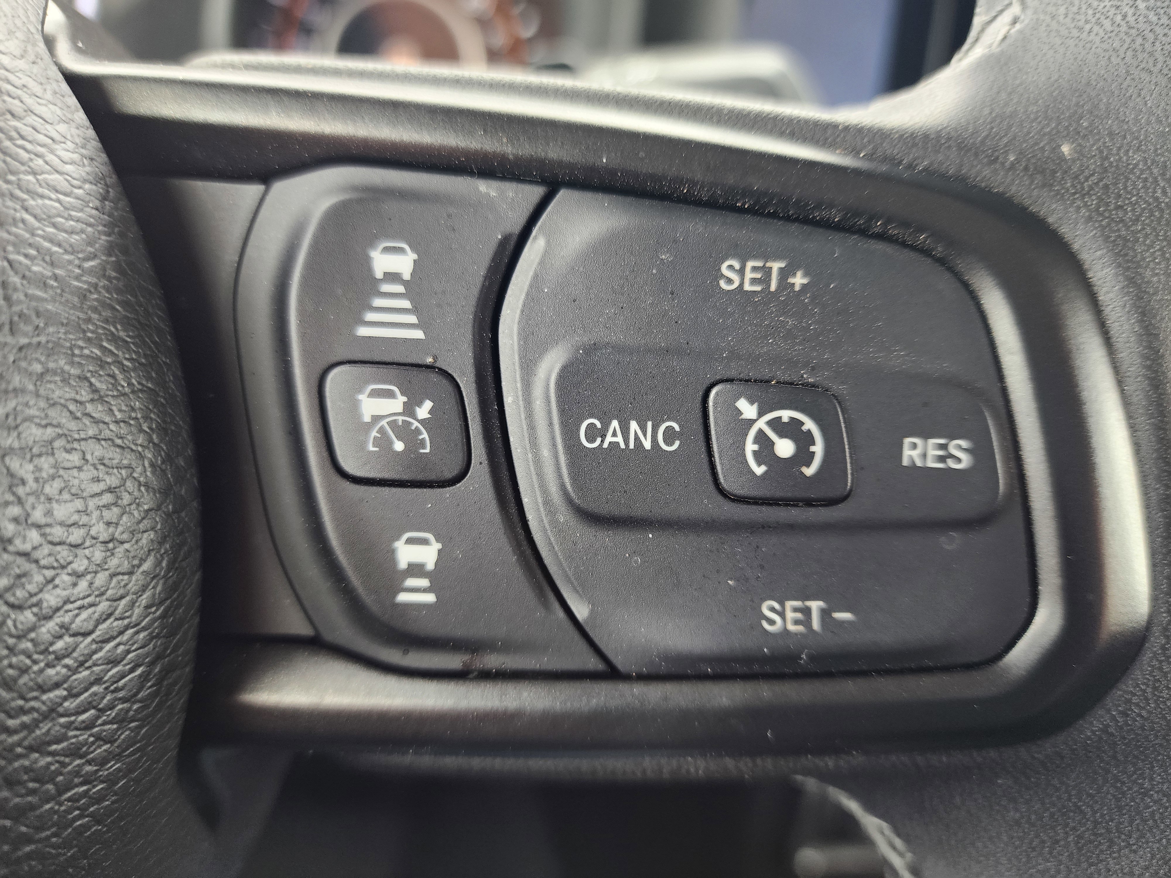 Used 2025 Jeep Wrangler Sport AWD/4WD image 19