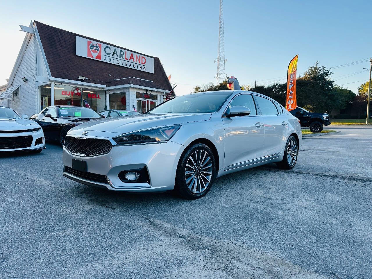 Used 2018 Kia Cadenza Premium image 8