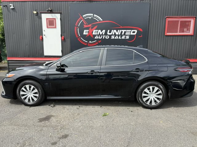 Used 2022 Toyota Camry LE FWD image 3