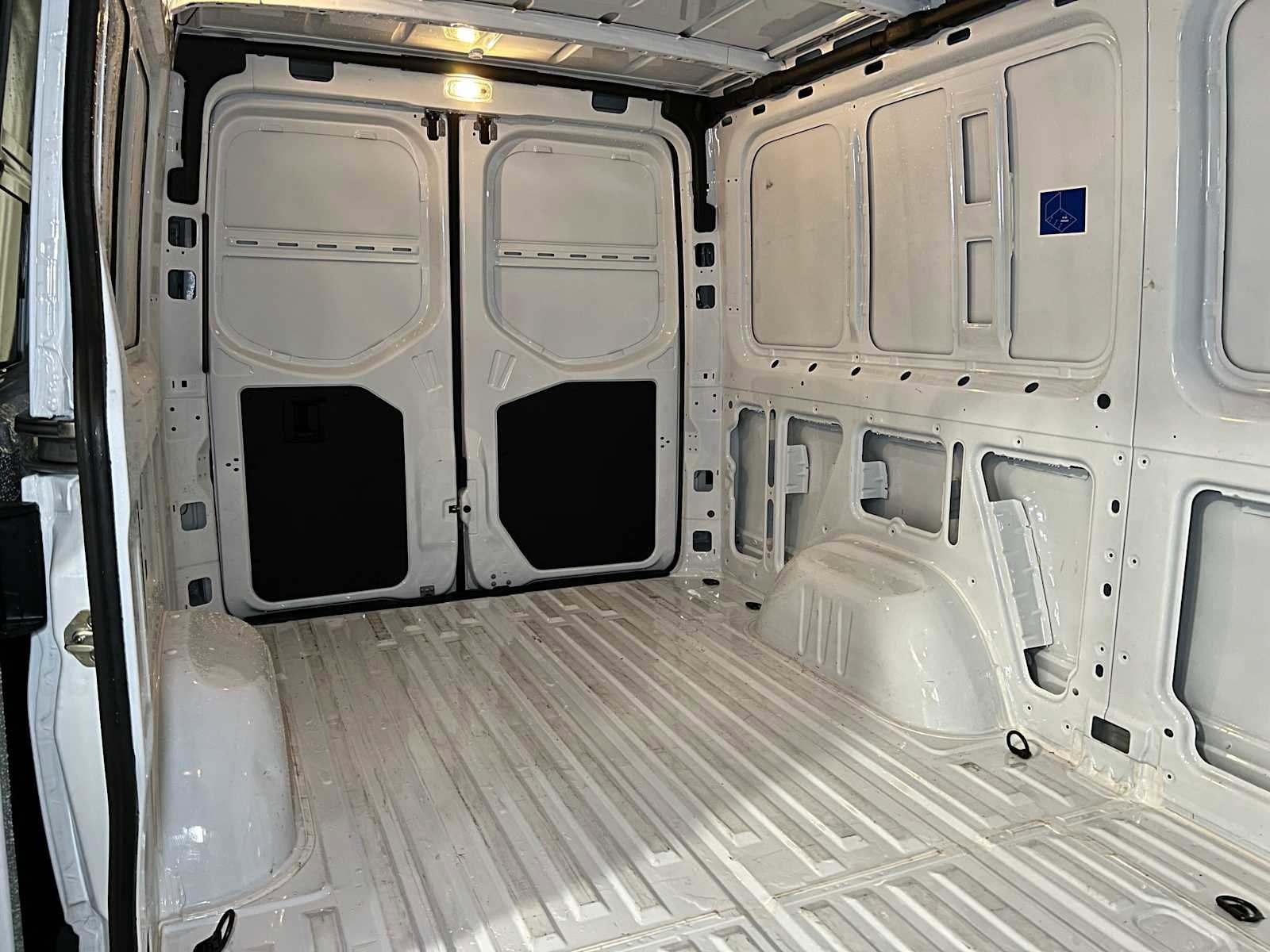 Used 2025 Mercedes-Benz Sprinter 2500 image 14