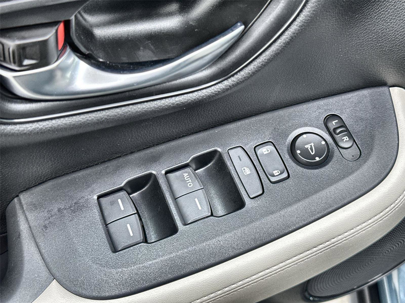 Certified 2025 Honda HR-V LX image 12