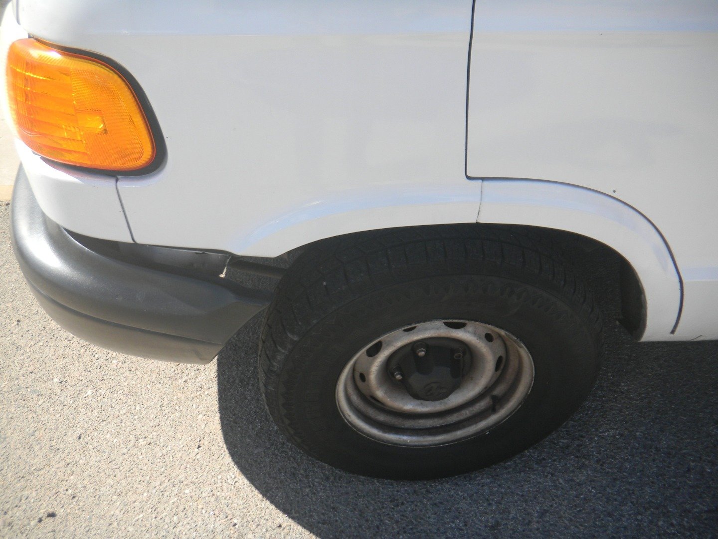 Used 2000 Dodge B1500 RWD image 7