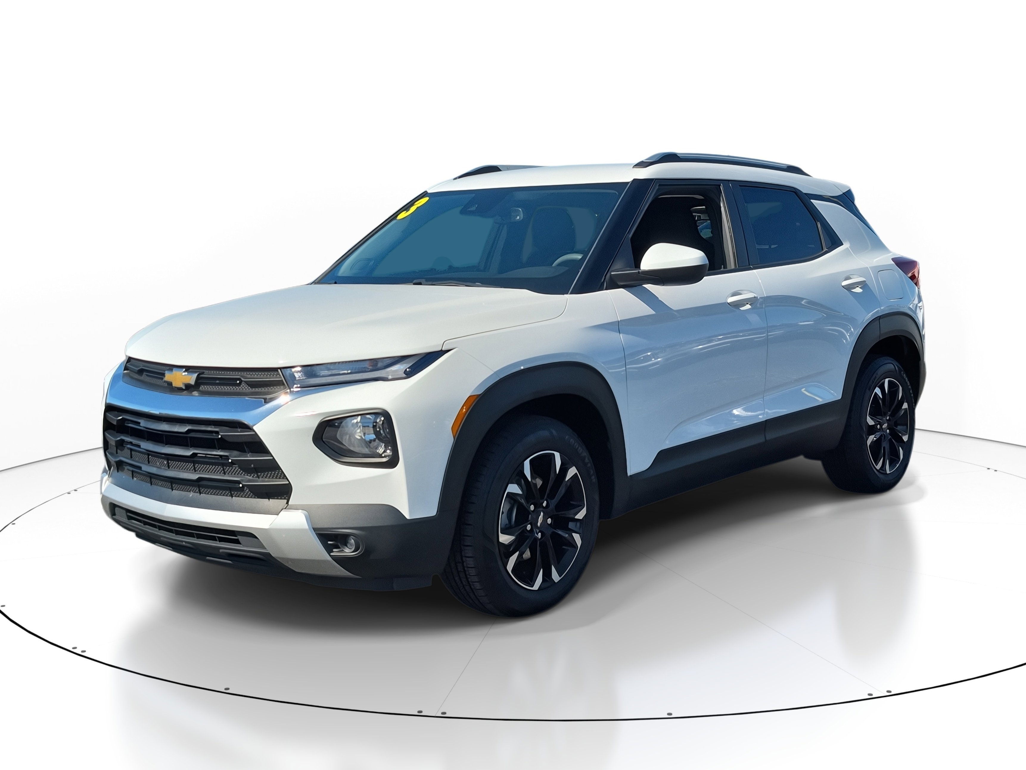Used 2023 Chevrolet TrailBlazer LT w/ Convenience Package image 3