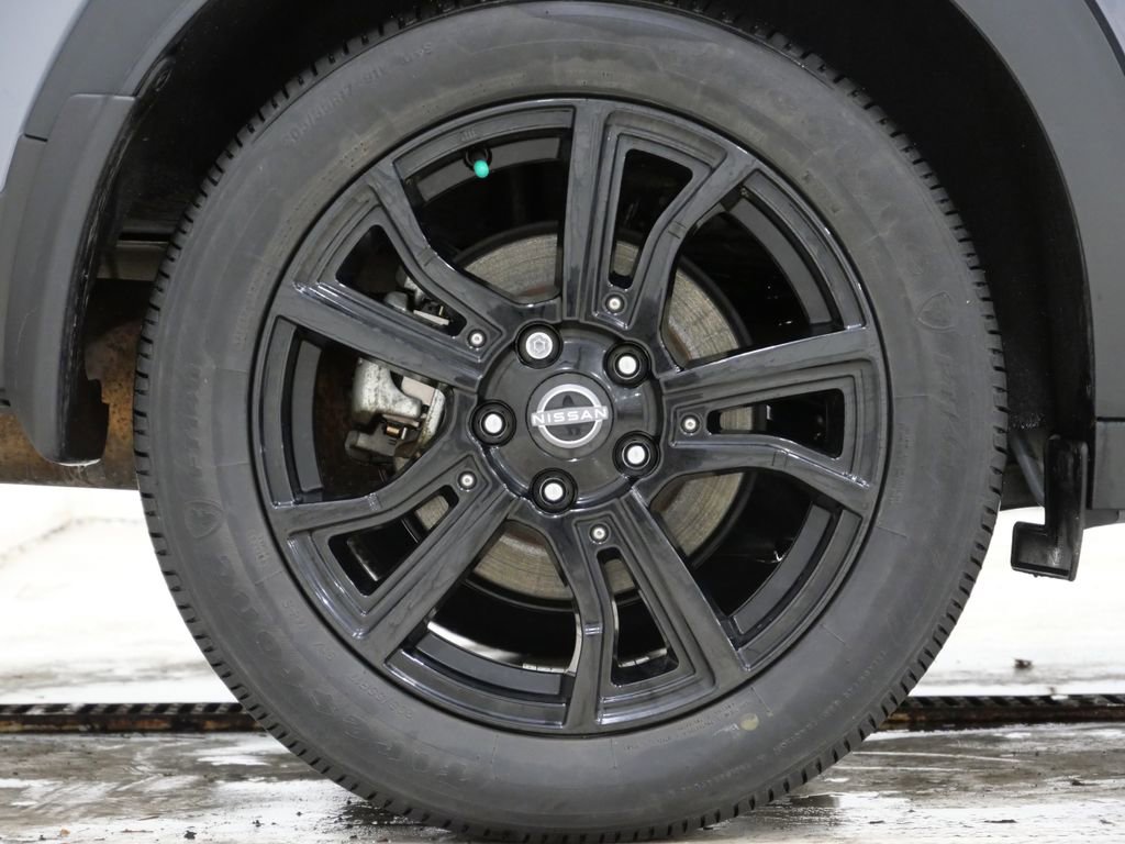 Used 2023 Nissan Kicks SR w/ SR Premium Package image 9
