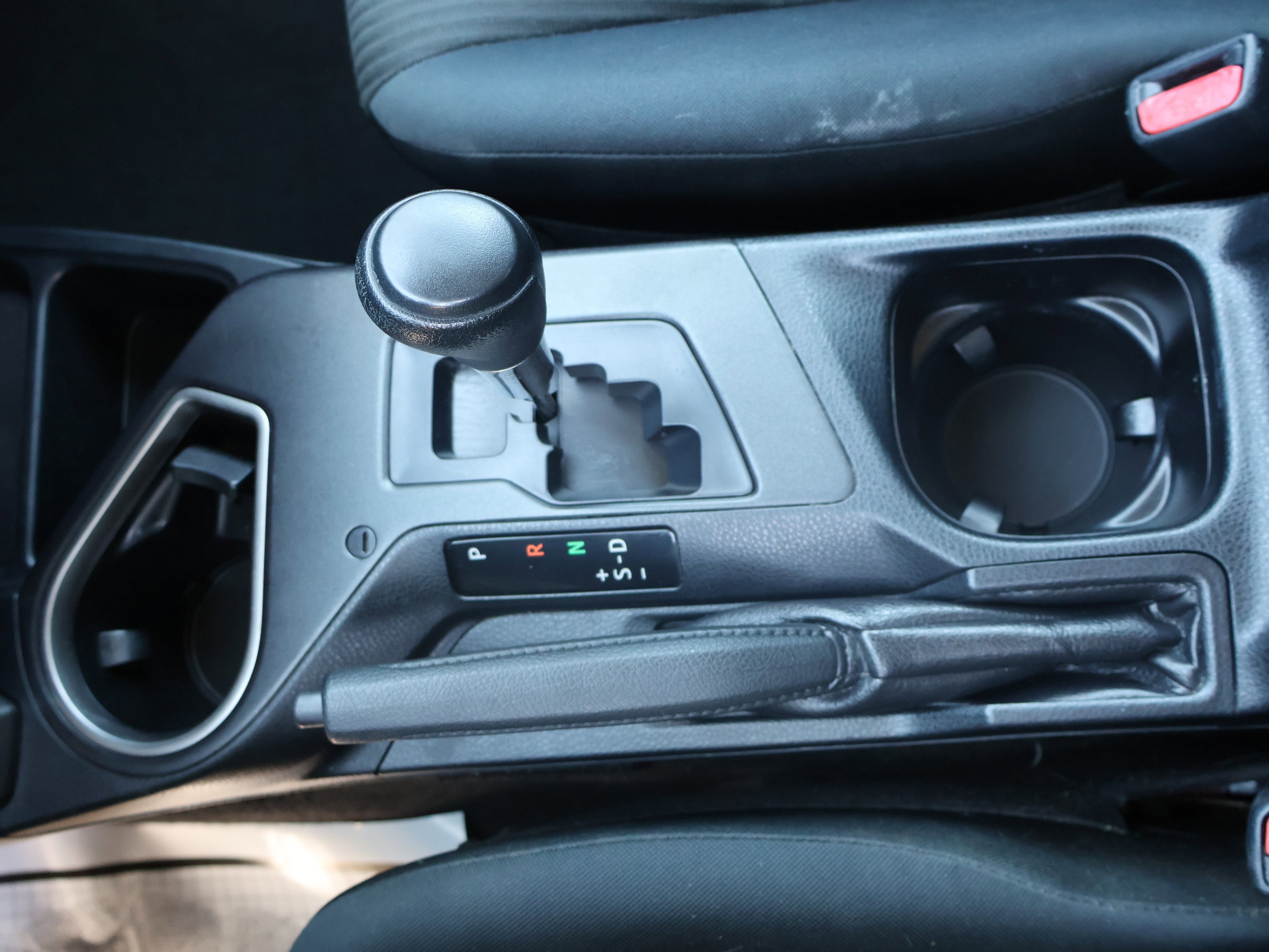 Used 2016 Toyota RAV4 LE AWD/4WD image 26