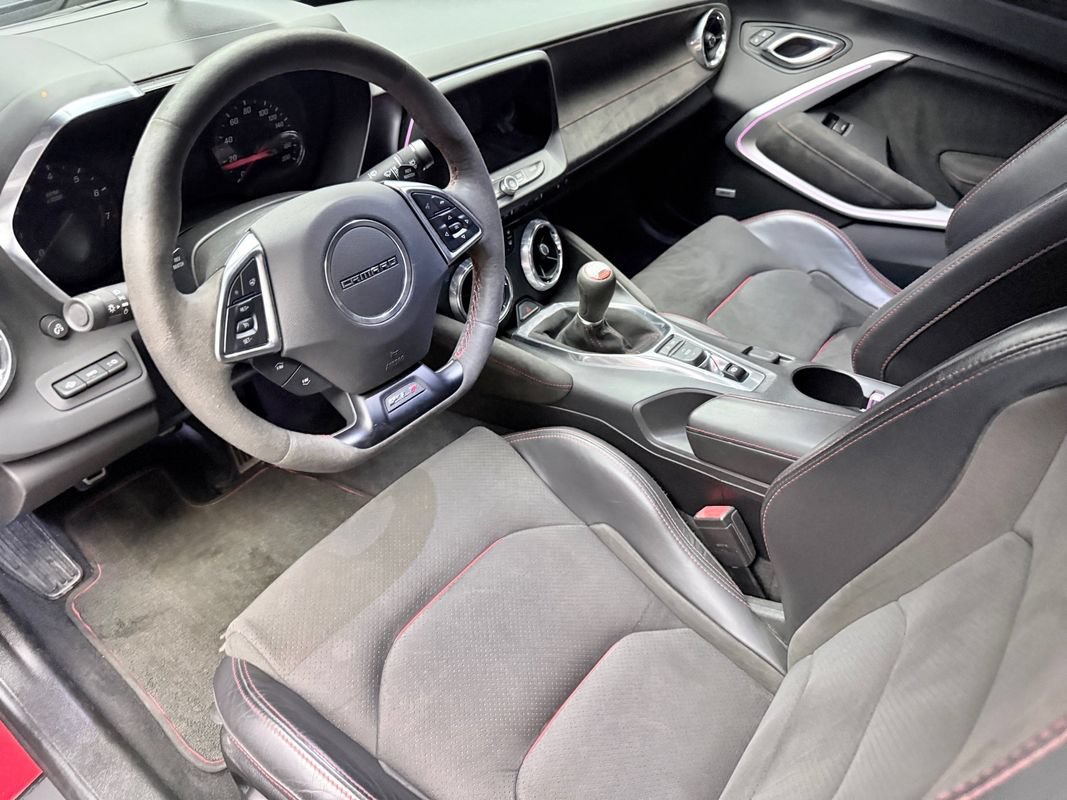 Used 2018 Chevrolet Camaro ZL1 RWD image 9