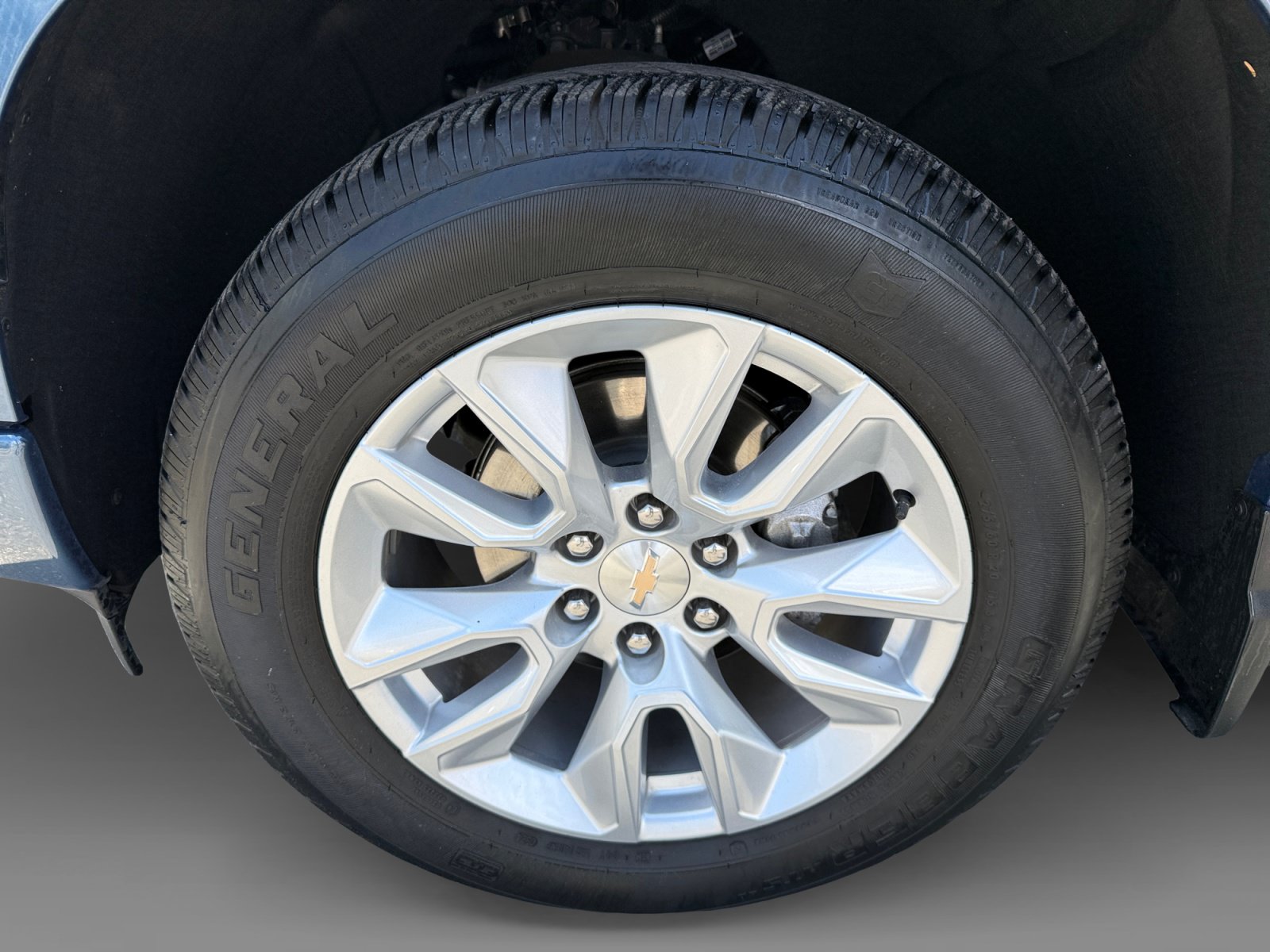 Used 2024 Chevrolet Silverado 1500 Custom w/ LPO, Dark Essentials Package RWD image 9