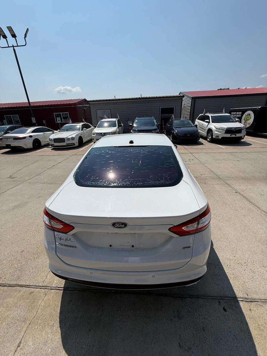 Used 2015 Ford Fusion SE image 31