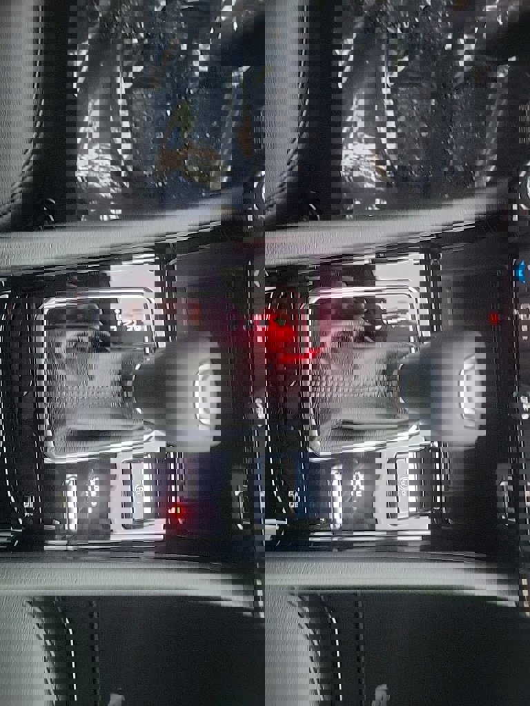 New 2026 Jeep Compass Limited image 9