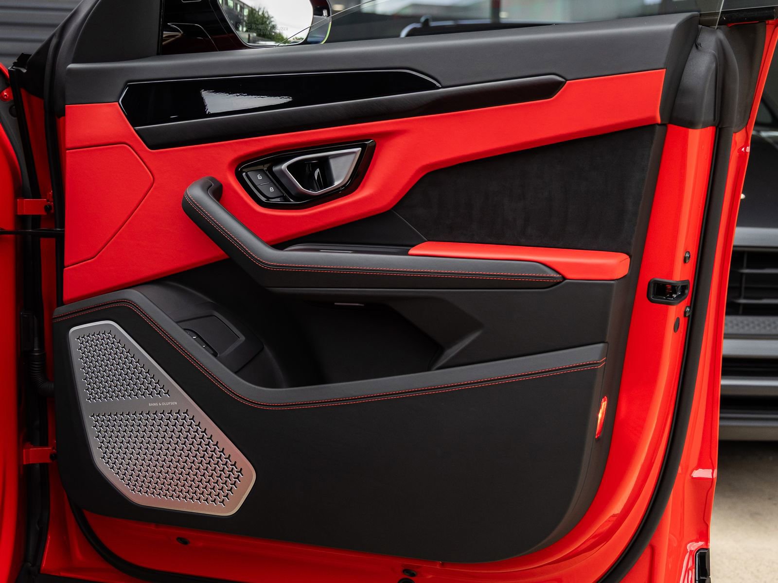 Used 2022 Lamborghini Urus image 45