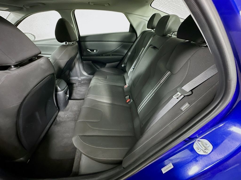 Used 2025 Hyundai Elantra SEL FWD image 13