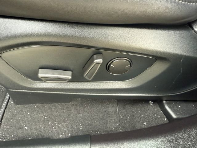 Used 2022 Ford Explorer XLT w/ Equipment Group 202A image 22