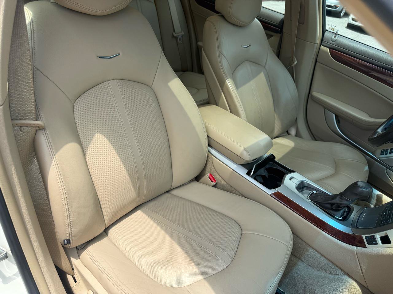 Used 2010 Cadillac CTS Luxury RWD image 9