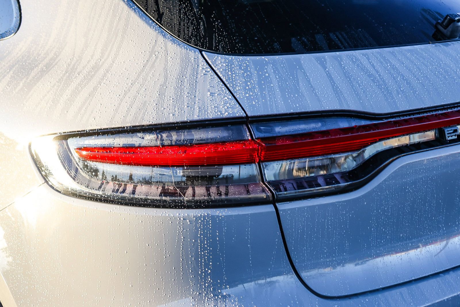 Used 2022 Porsche Macan Base image 11