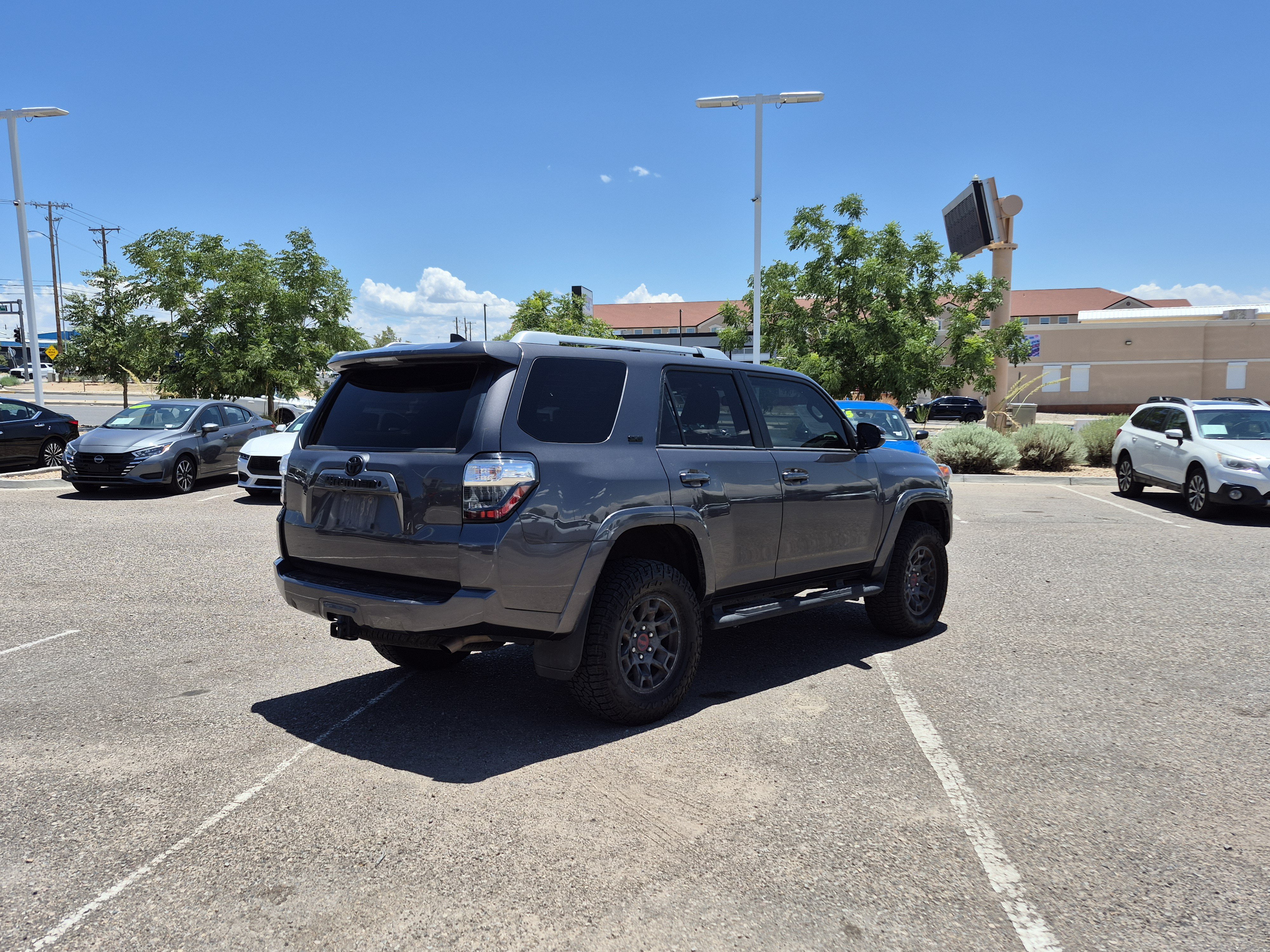 Used 2018 Toyota 4Runner SR5 Premium AWD/4WD image 5