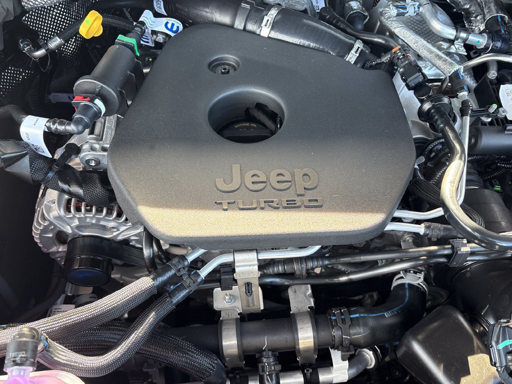 New 2027 Jeep Grand Cherokee 4WD image 3