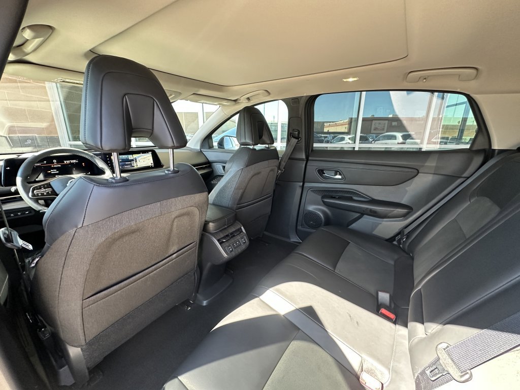 Used 2023 Nissan Ariya FWD image 39