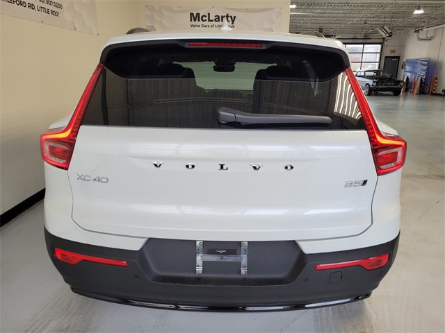 New 2026 Volvo XC40 B5 Core w/ Climate Package image 9