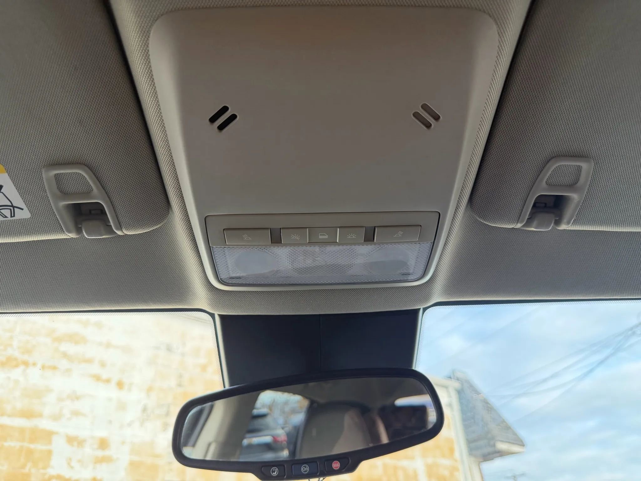 Used 2018 Buick Encore Preferred image 26