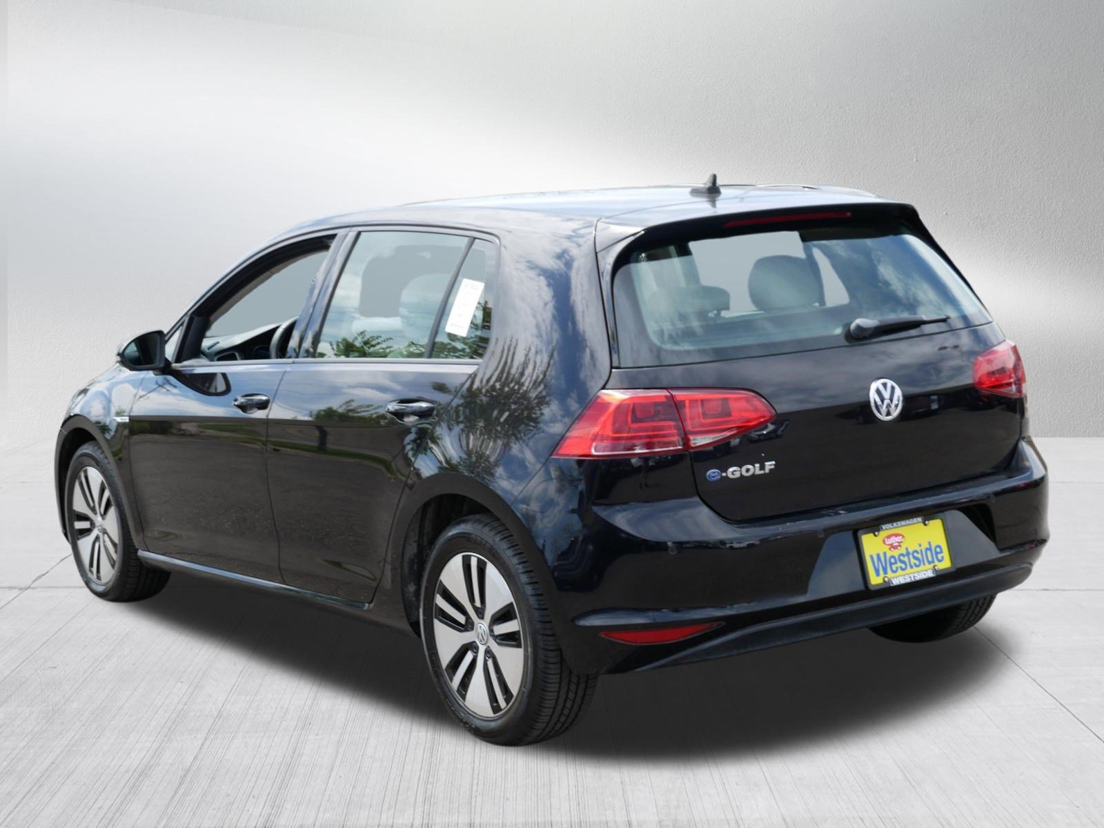Used 2016 Volkswagen e-Golf SEL Premium FWD image 5