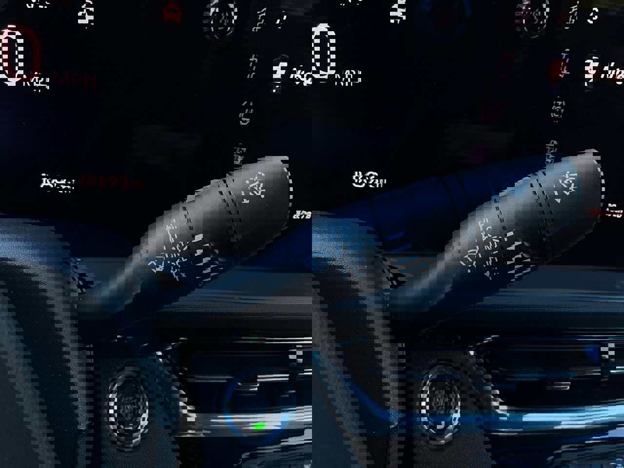 Used 2025 Buick Envista Sport Touring image 36