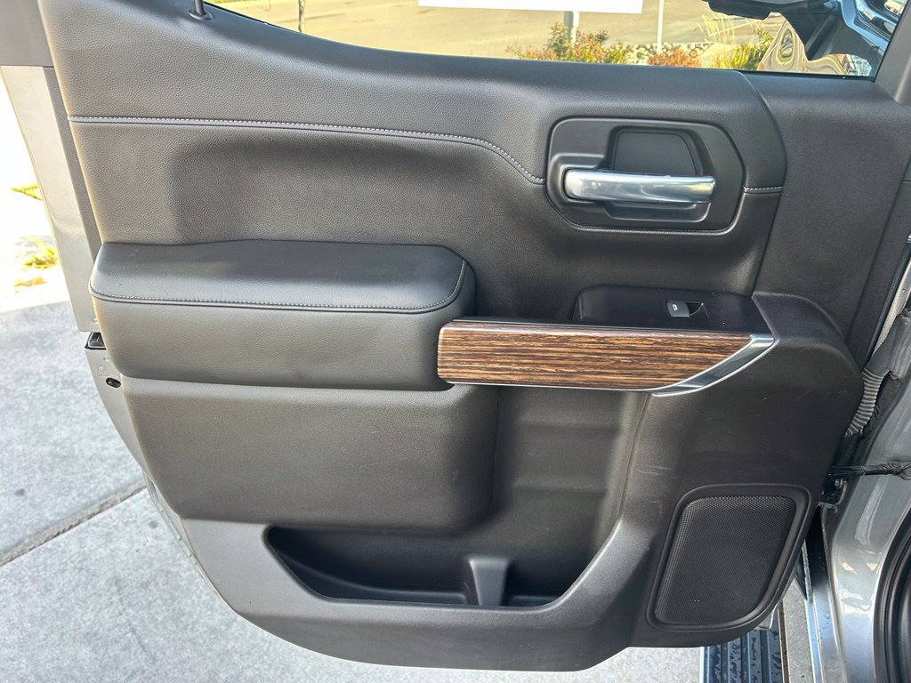 Used 2020 Chevrolet Silverado 1500 High Country w/ Technology Package AWD/4WD image 26