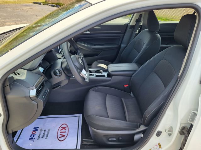 Used 2024 Nissan Altima 2.5 SV image 11
