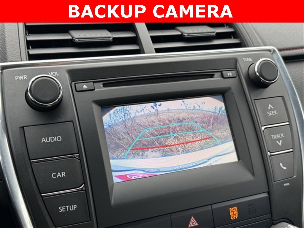 Certified 2016 Toyota Camry SE image 4