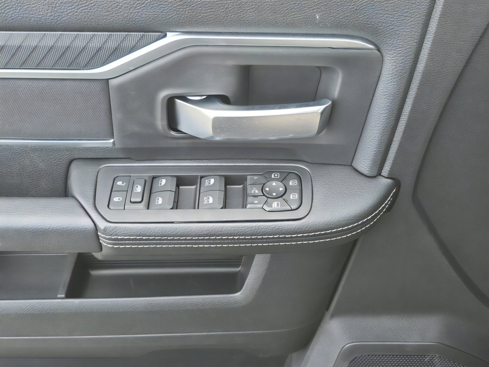 New 2026 RAM 2500 Big Horn AWD/4WD image 13