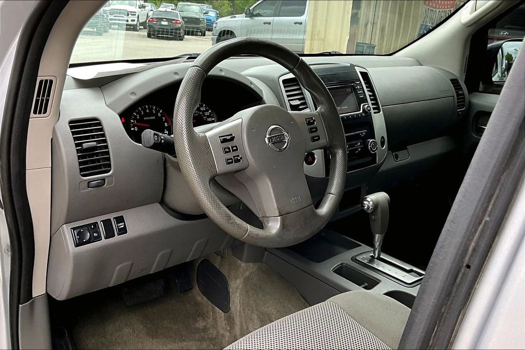 Used 2018 Nissan Frontier SV image 10