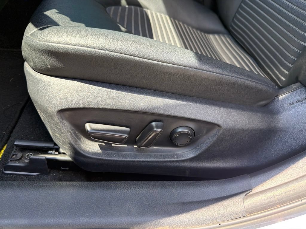 Used 2023 Toyota Camry SE FWD image 11