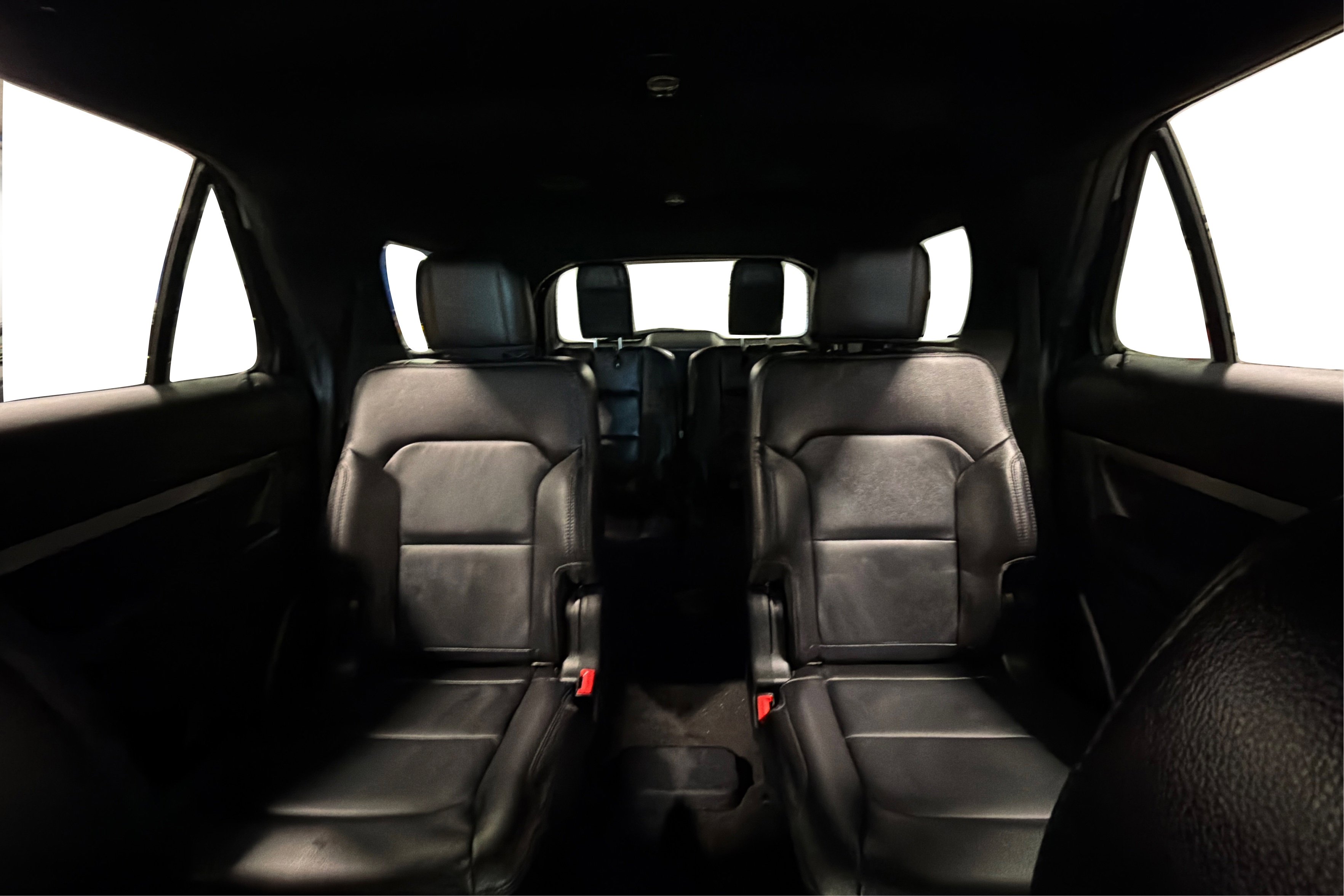 Used 2018 Ford Explorer XLT w/ Equipment Group 202A AWD/4WD image 42