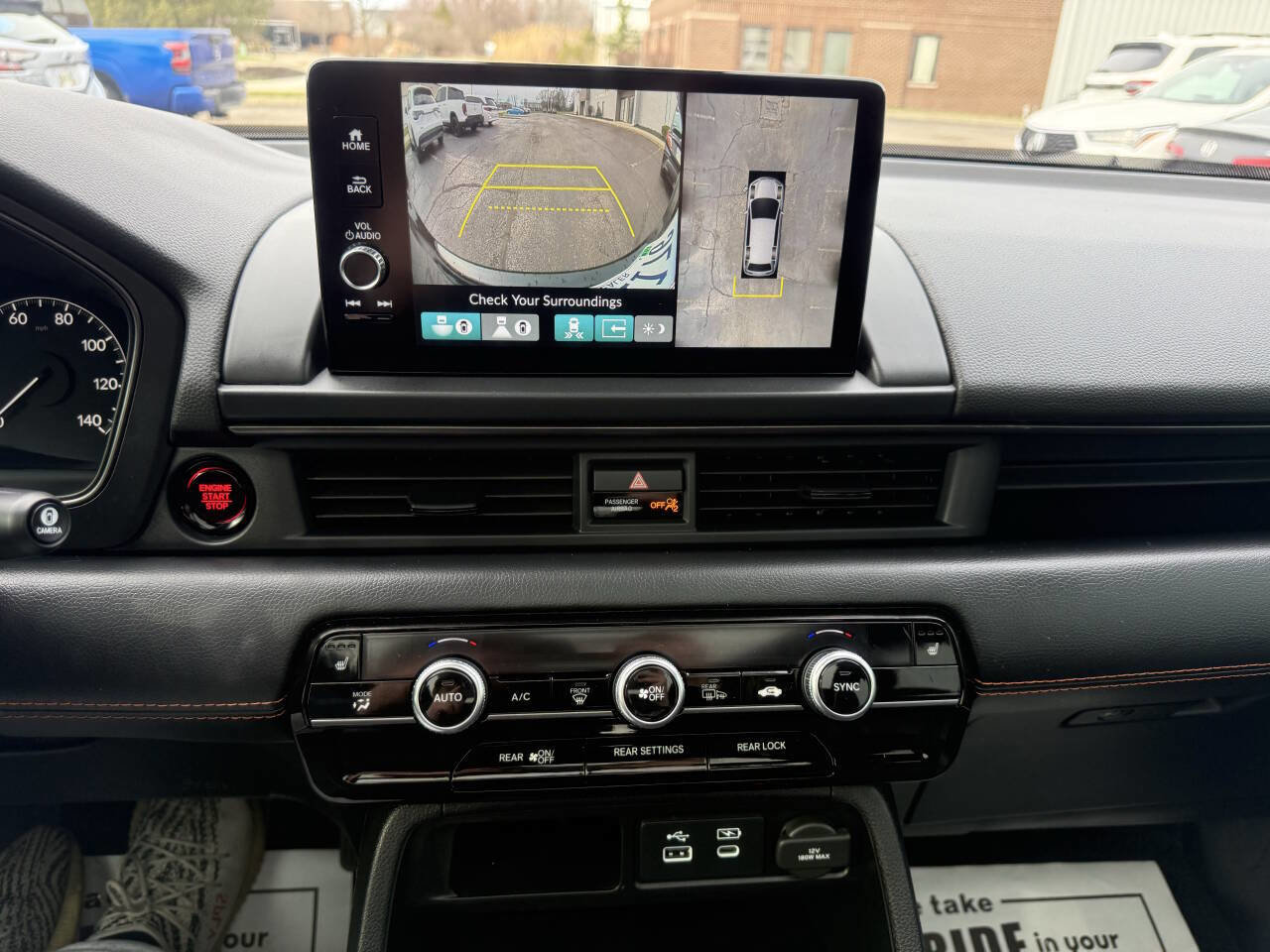 Used 2025 Honda Pilot TrailSport image 39