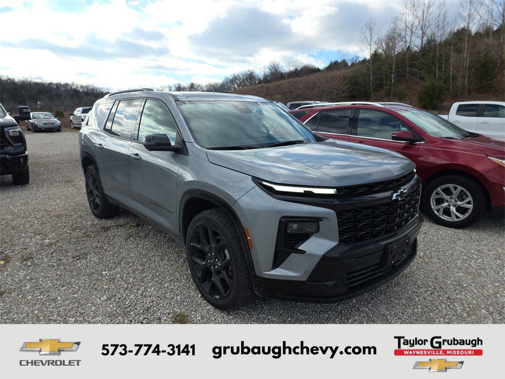 Used 2024 Chevrolet Traverse RS image 1