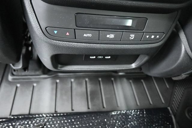 Used 2025 Honda Pilot EX-L image 24