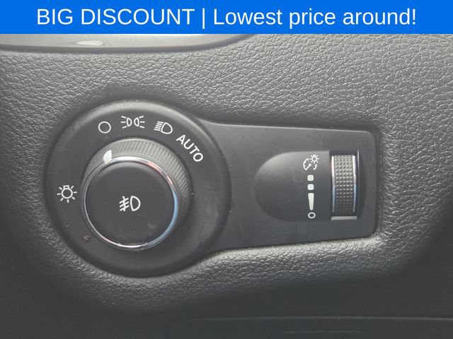 Used 2019 Jeep Cherokee Latitude w/ Cold Weather Group AWD/4WD image 28