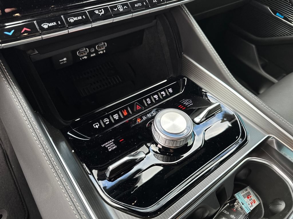 New 2026 Jeep Grand Wagoneer L Summit AWD/4WD image 27