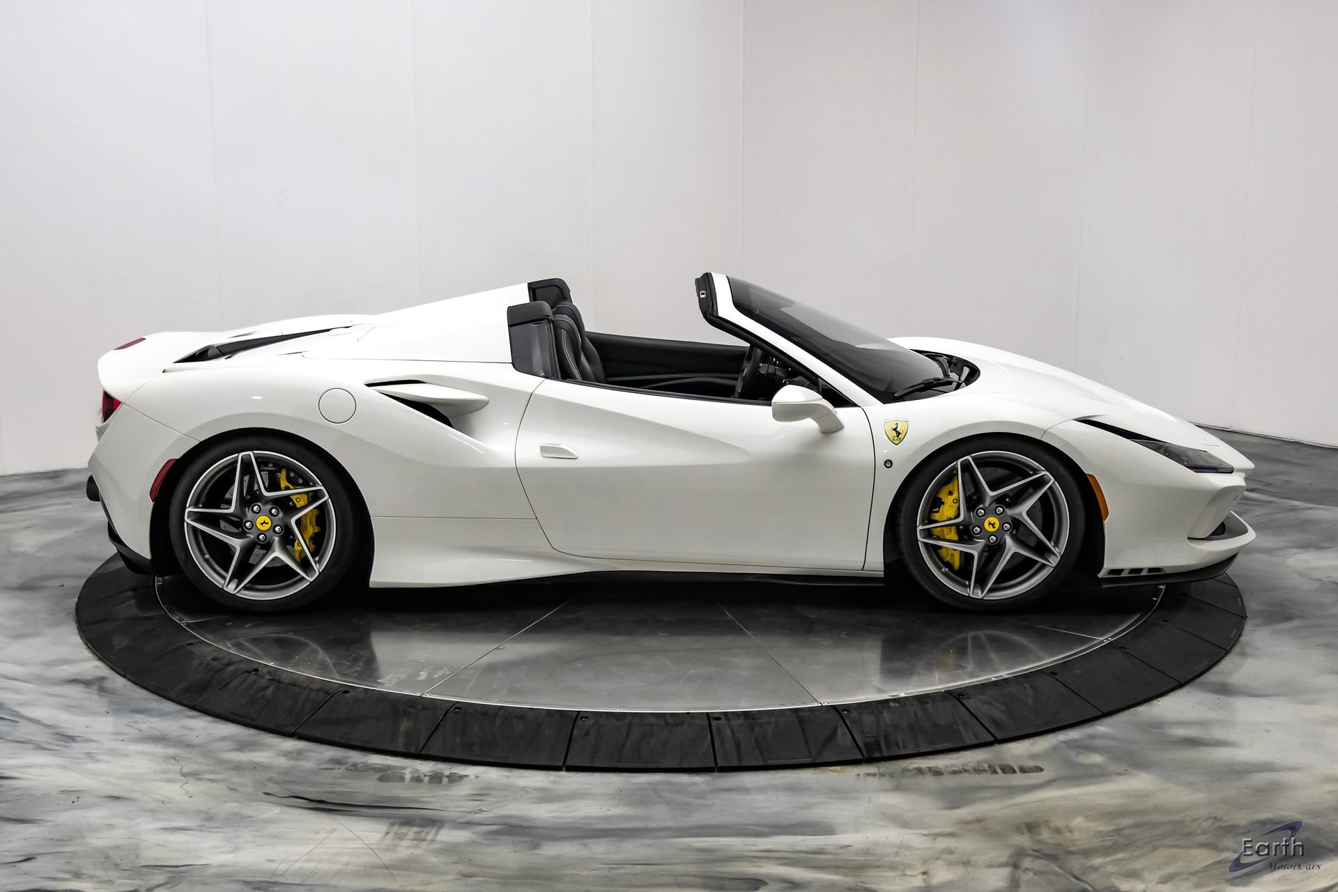 Used 2022 Ferrari F8 Tributo RWD image 27