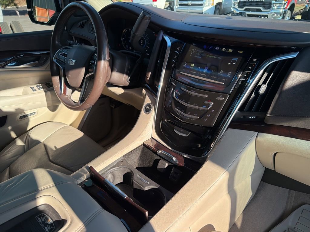 Used 2016 Cadillac Escalade Luxury image 37