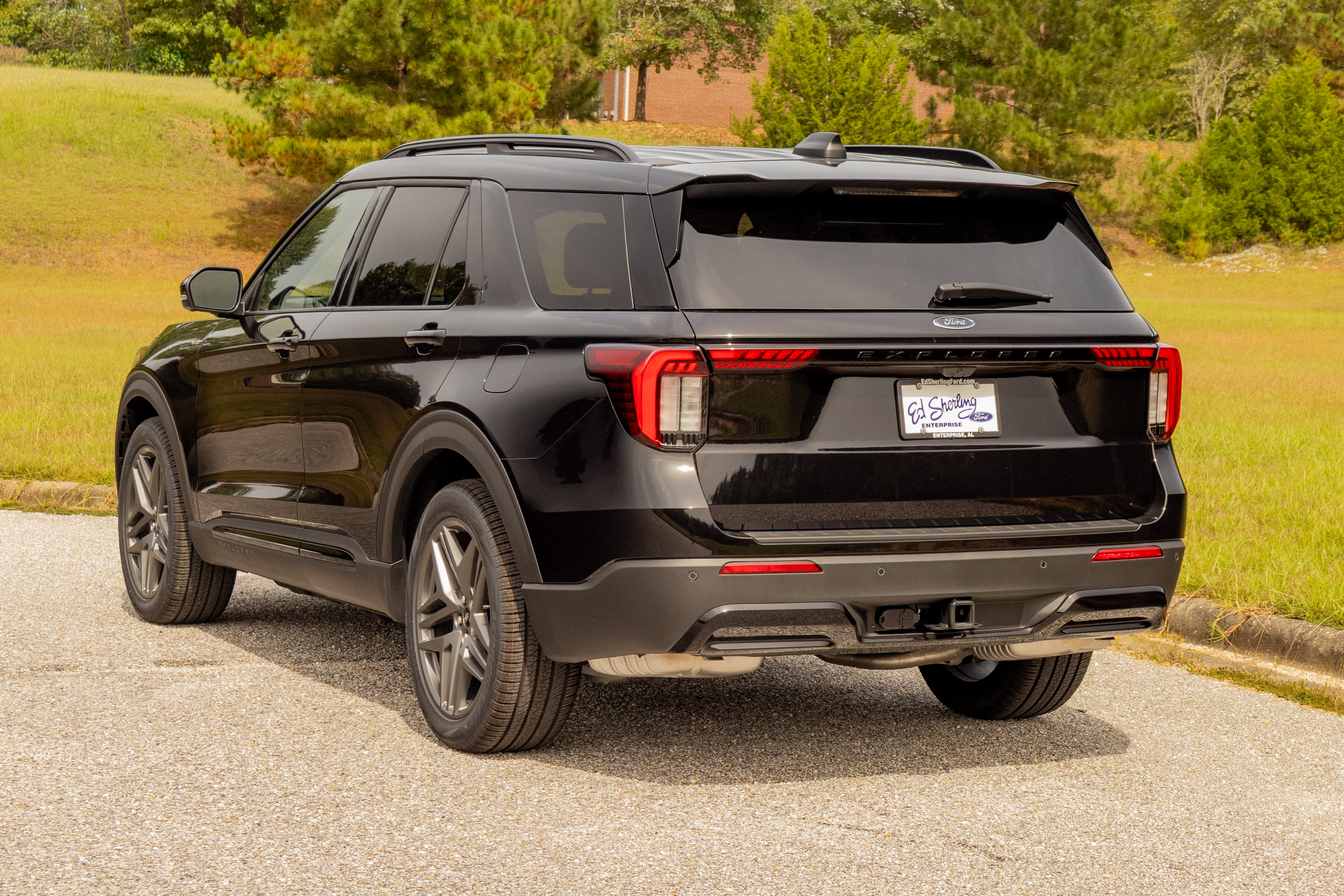 New 2026 Ford Explorer ST-Line w/ ST-Line Street Pack RWD image 4